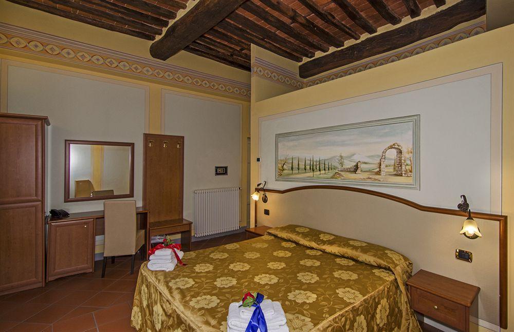Dimora Dei Guelfi Luxury Rooms ลุคคา ภายนอก รูปภาพ