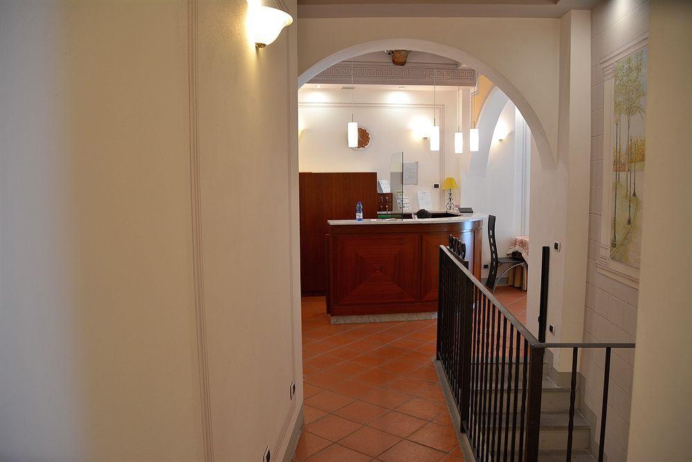 Dimora Dei Guelfi Luxury Rooms ลุคคา ภายนอก รูปภาพ