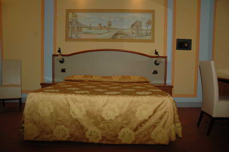 Dimora Dei Guelfi Luxury Rooms ลุคคา ภายนอก รูปภาพ