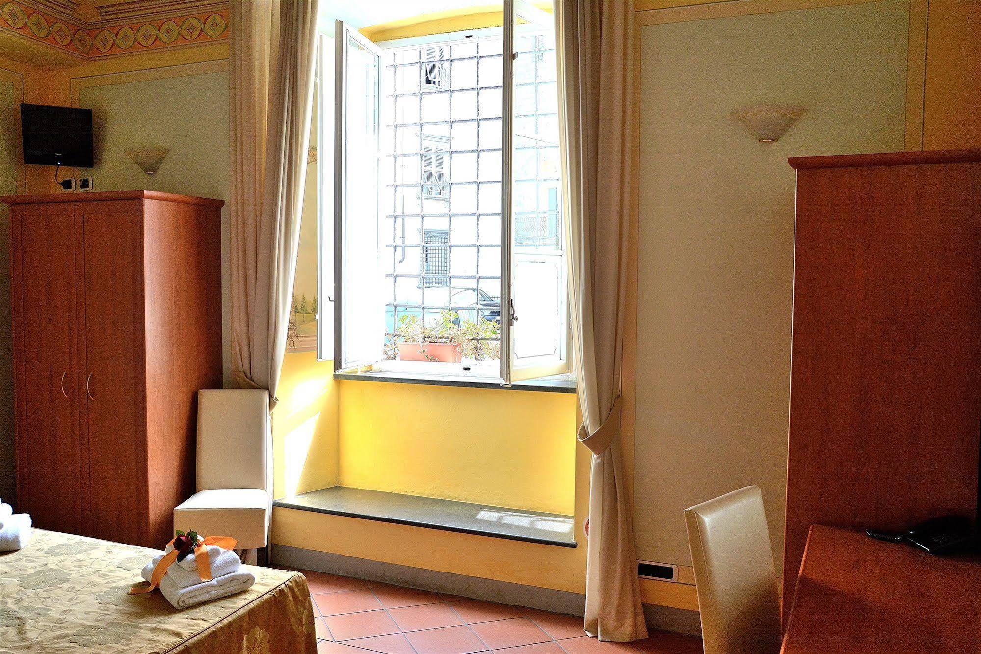 Dimora Dei Guelfi Luxury Rooms ลุคคา ภายนอก รูปภาพ