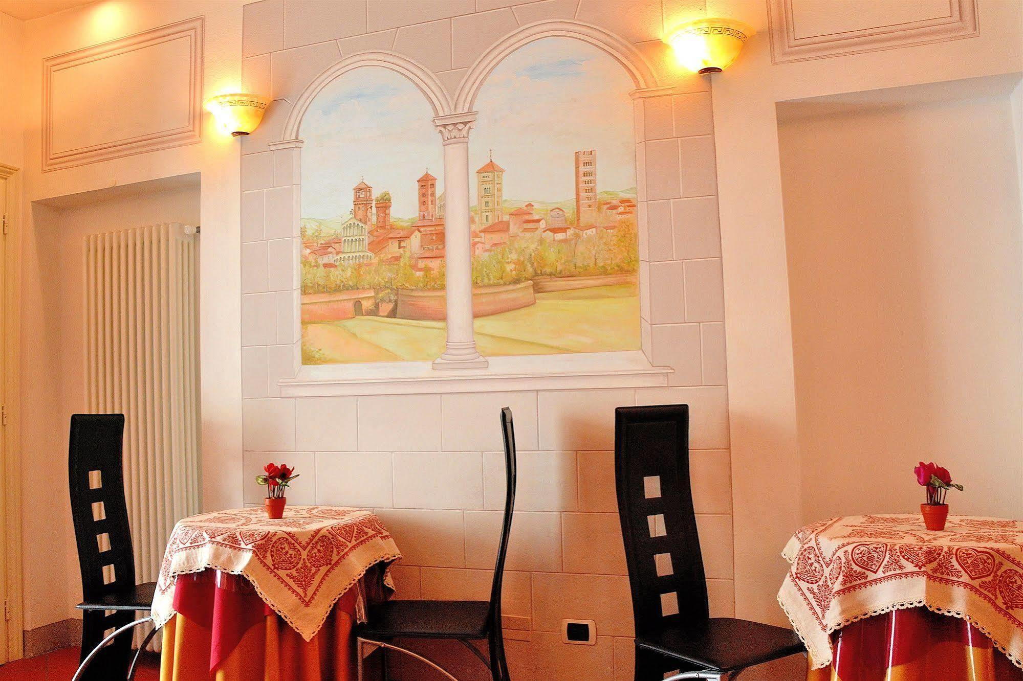Dimora Dei Guelfi Luxury Rooms ลุคคา ภายนอก รูปภาพ