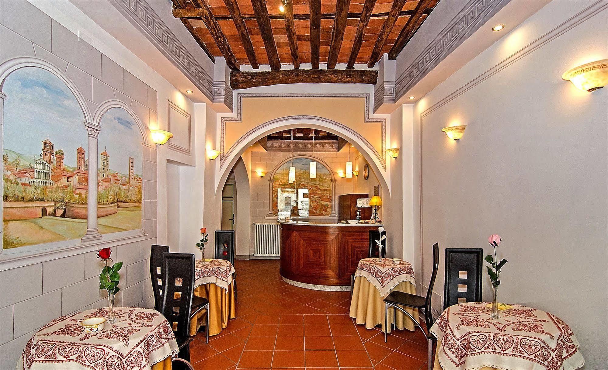 Dimora Dei Guelfi Luxury Rooms ลุคคา ภายนอก รูปภาพ
